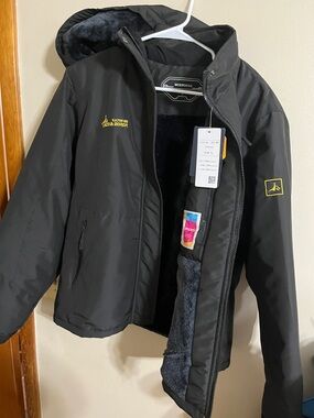 Mens Black Hooded Puffer Jacket with Plush Lining